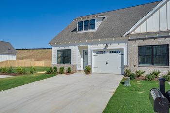 Turnberry park luxury rental homes in gardendale, al